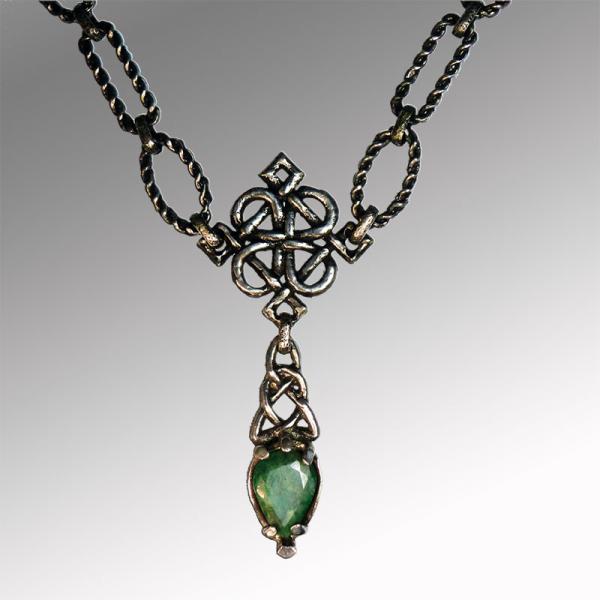Keltisches Collier aus Antique Pewter mit echtem Smaragd